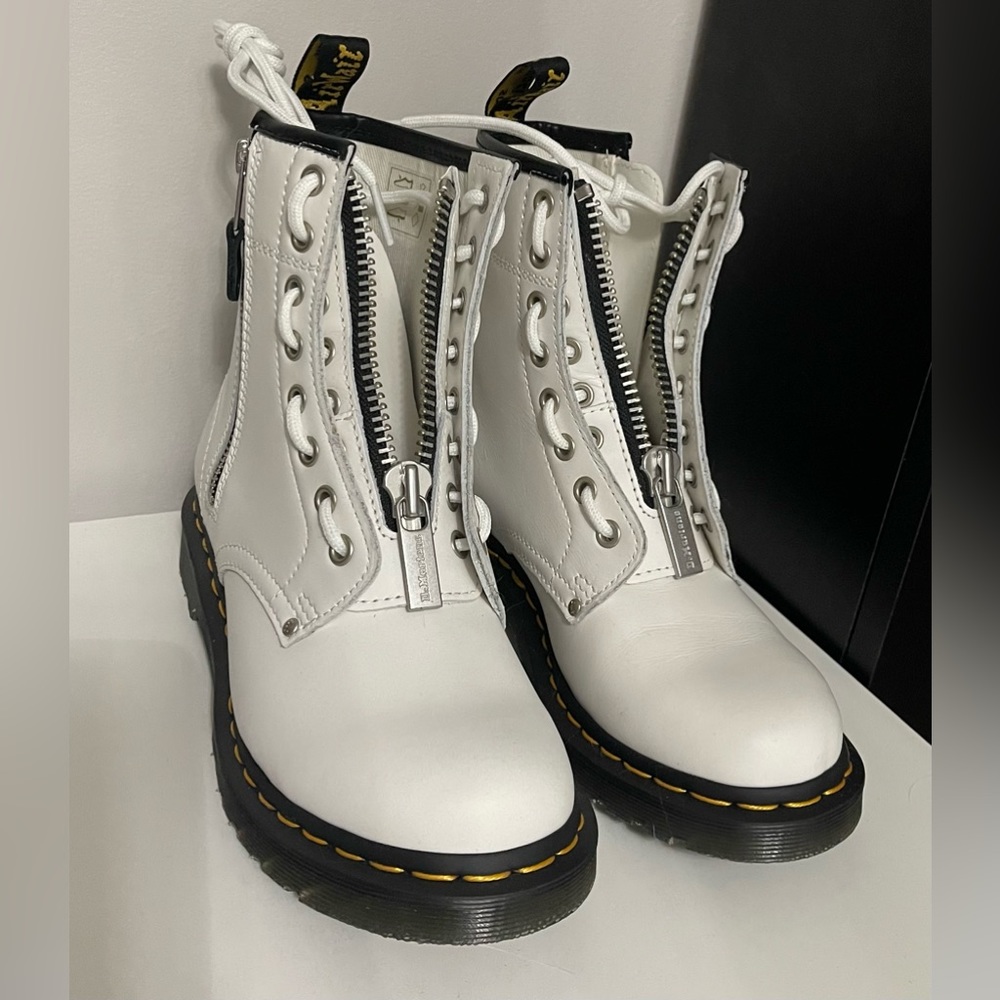 Dr. Martens womens 1460 Twin Zip Fashion Boot - Picture 2 of 4